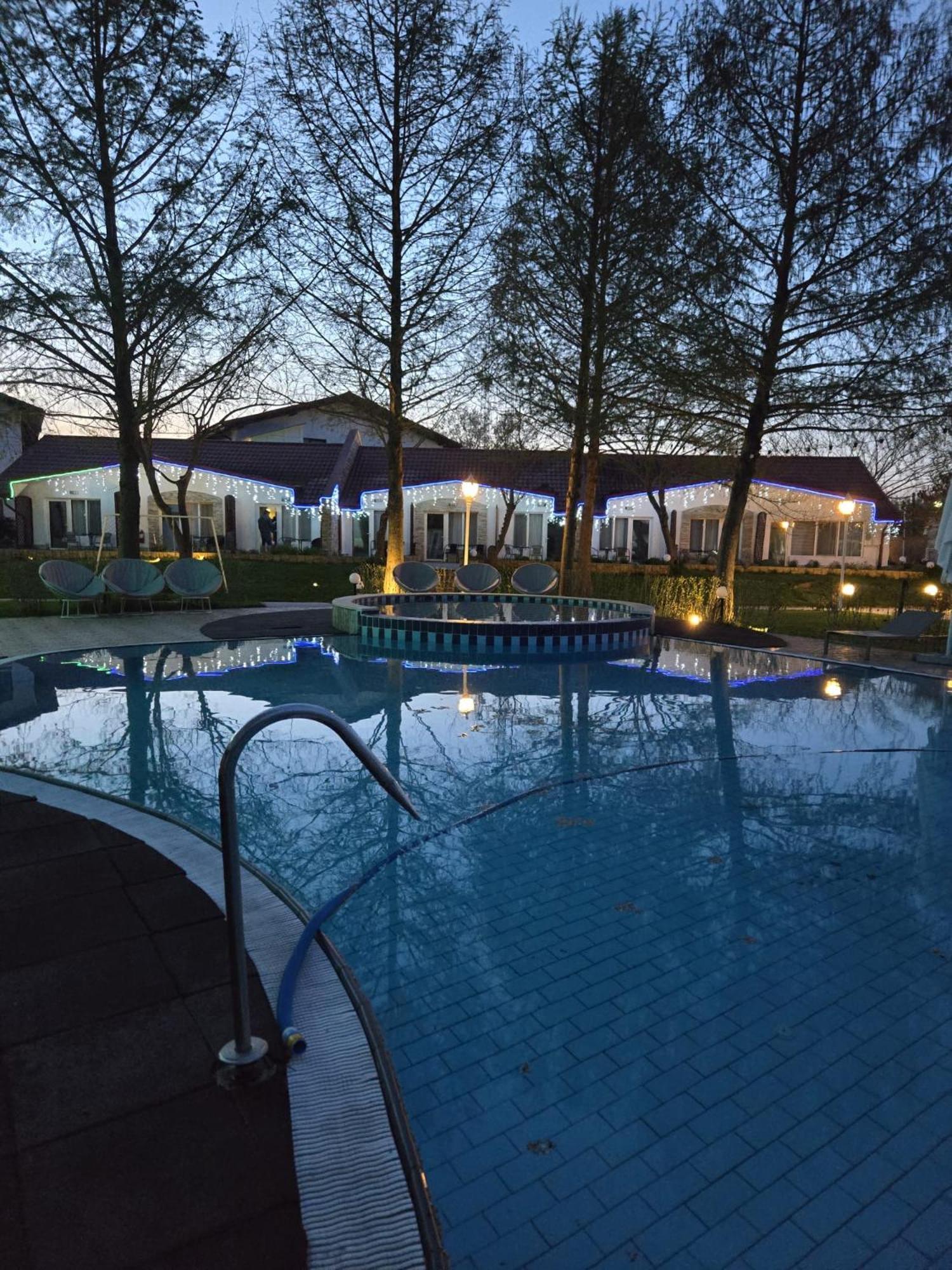 Steaua Apelor Family Resort Nufaru Eksteriør billede